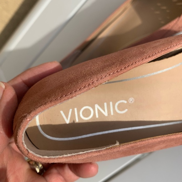 Vionic suede perforated dusty rose shoes size 6 - Picture 13 of 15